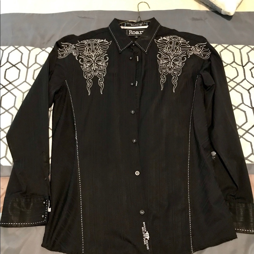 Men’s Roar Shirt Size L